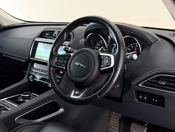 Used Jaguar F-Pace 2019 for sale - 79217007: Photo