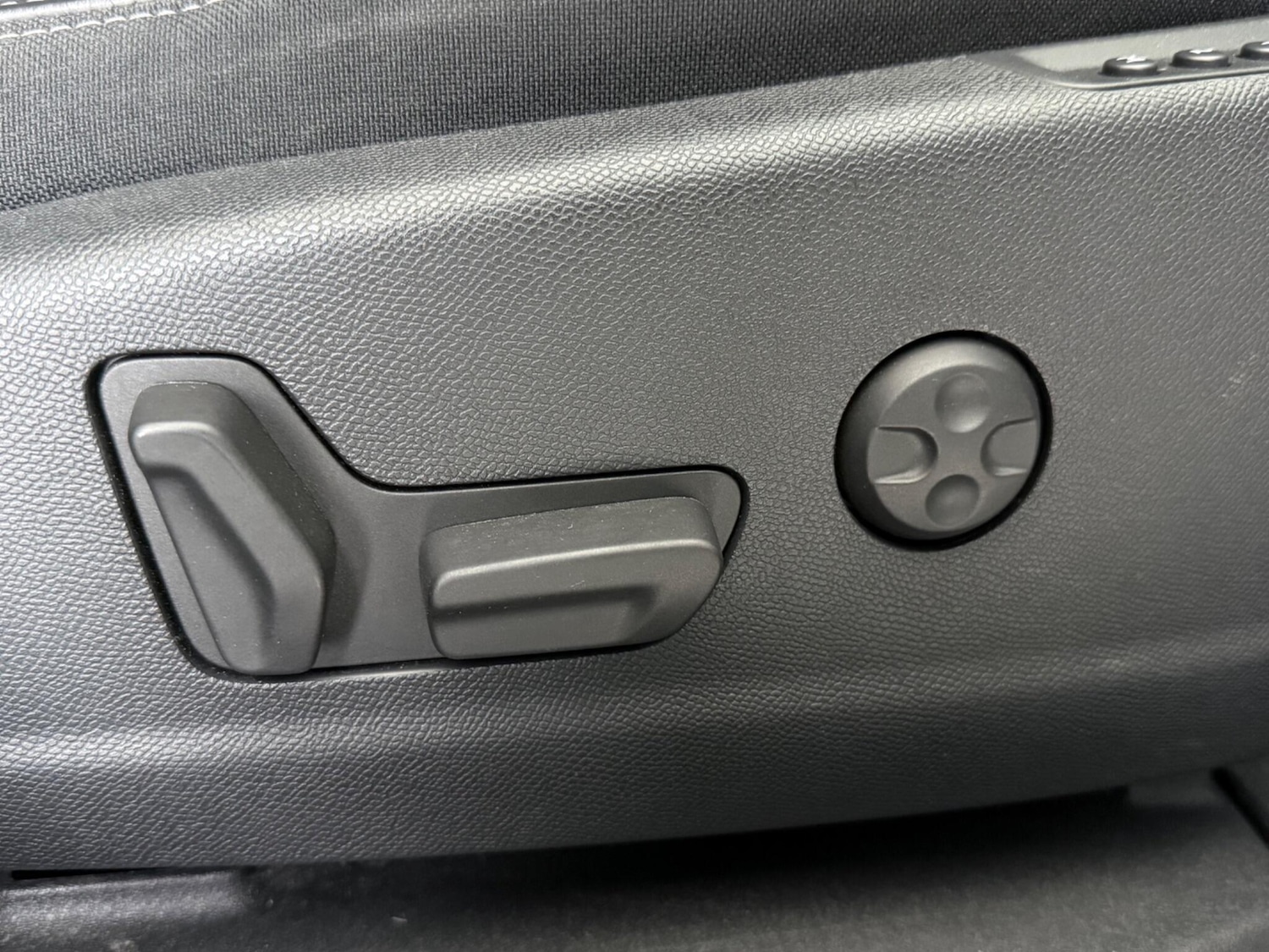 Used Peugeot 3008 2018 for sale - 76466808: Photo 23