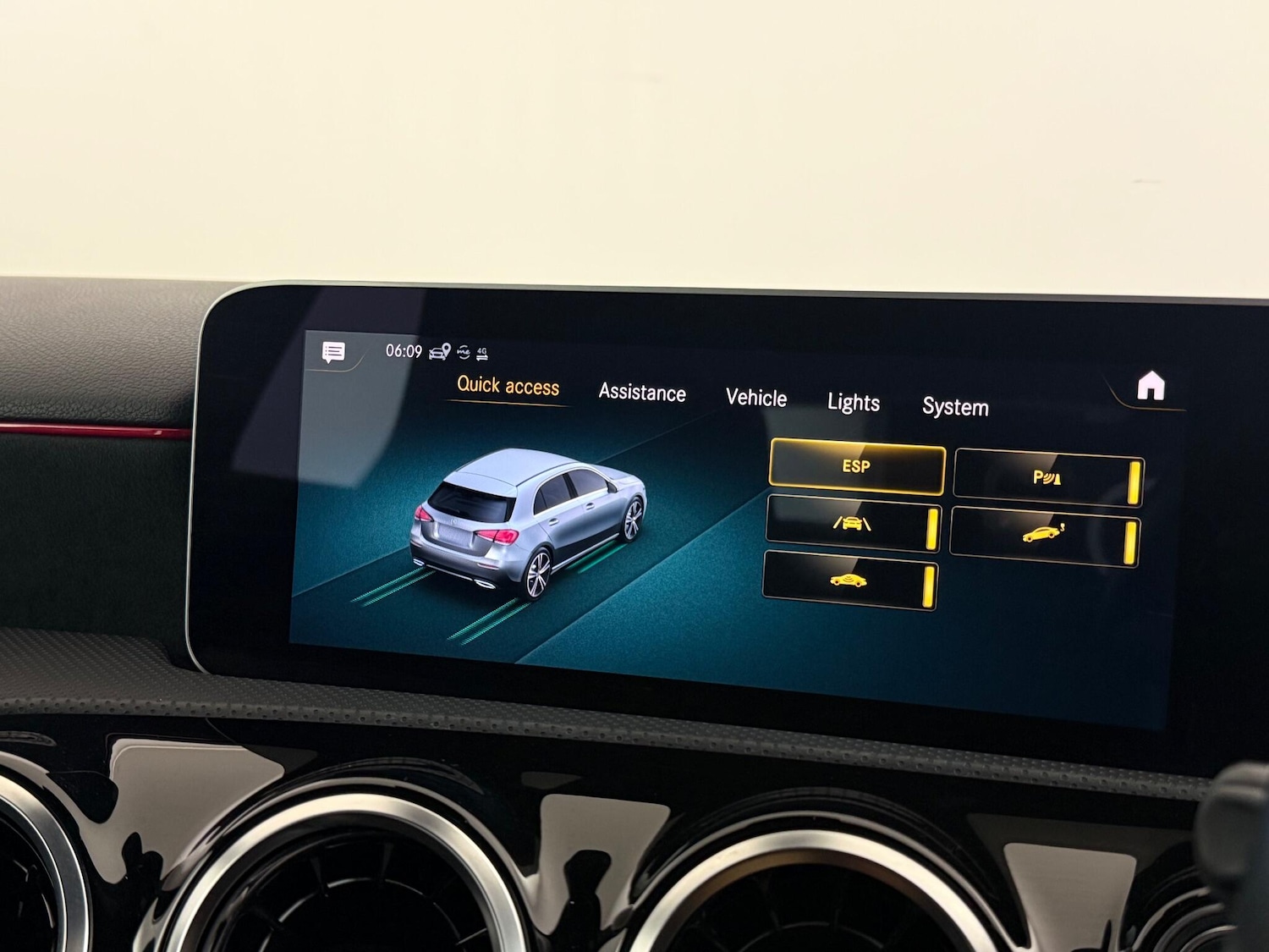 Used Mercedes-Benz A-Class 2020 for sale - 76466787: Photo 31