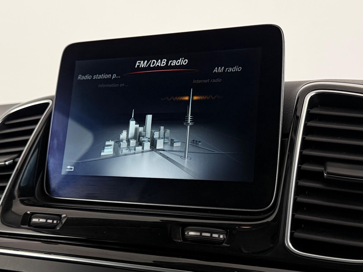 Used Mercedes-Benz GLE 2017 for sale - 77246377: Photo 29