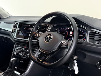 Used Volkswagen T-Roc 2021 for sale - 78517588: Photo