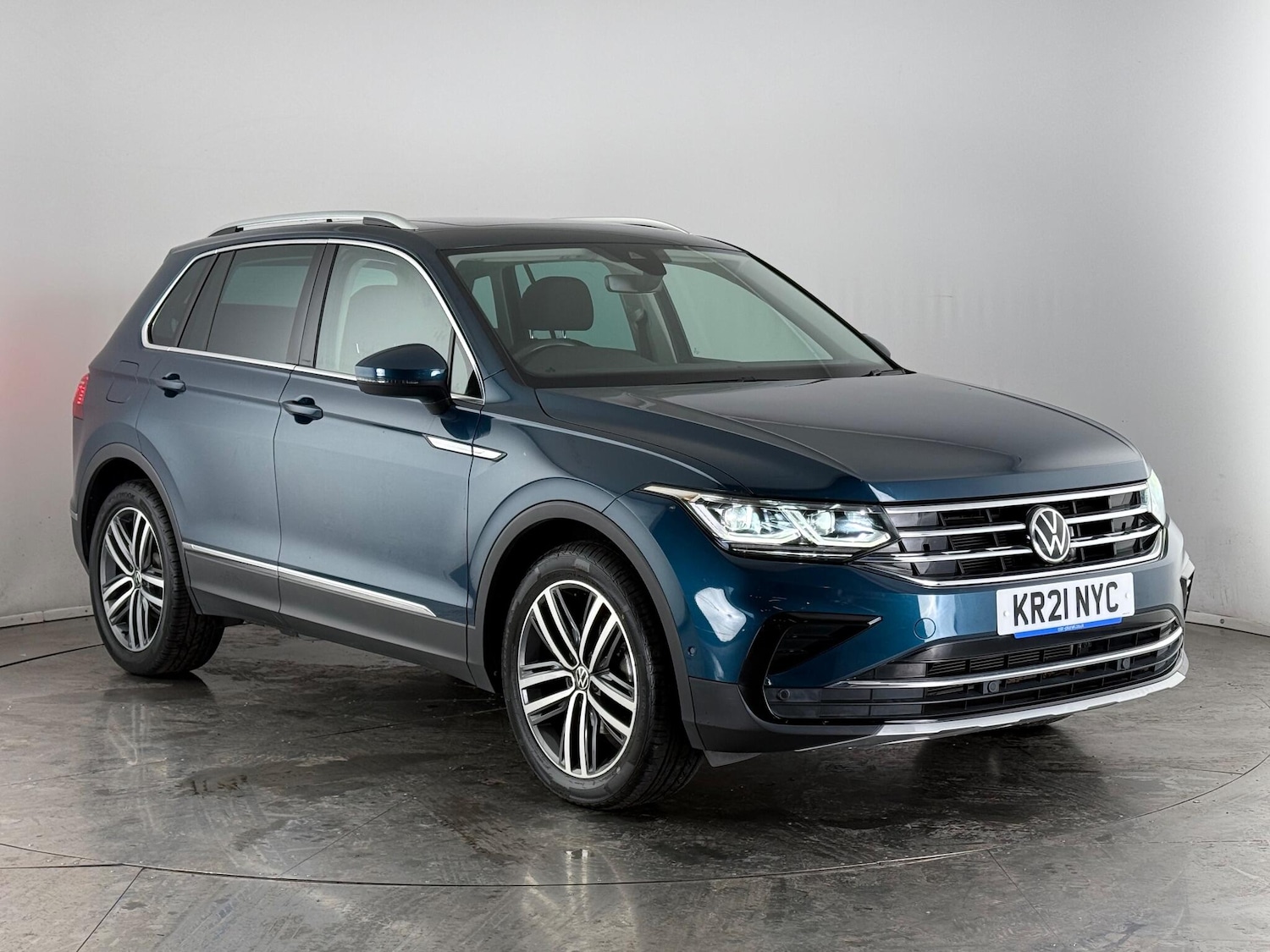 Used Volkswagen Tiguan 2021 for sale - 76467378: Photo 1