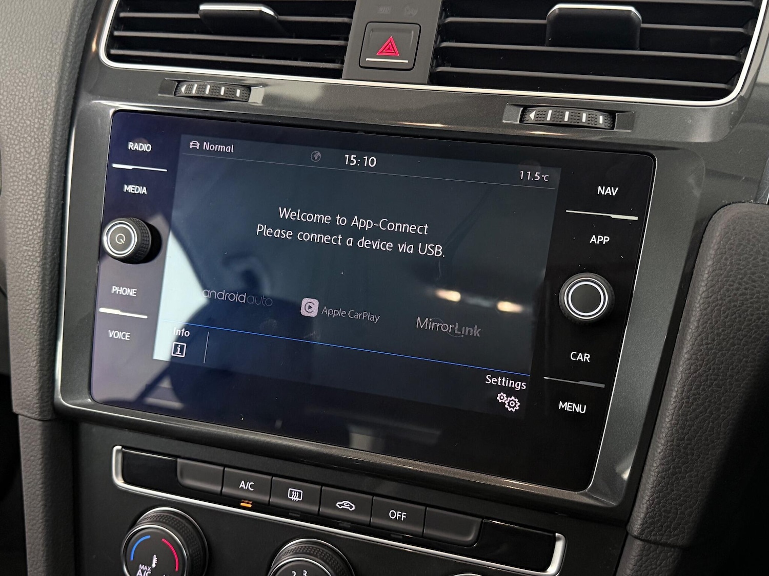 Used Volkswagen Golf 2018 for sale - 77182570: Photo 26