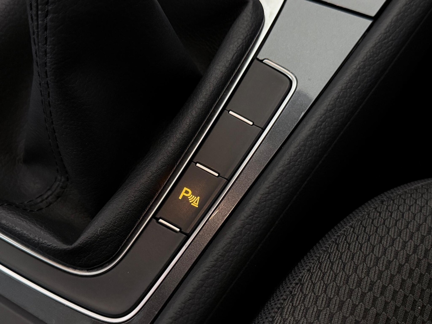 Used Volkswagen Golf 2018 for sale - 77182570: Photo 37