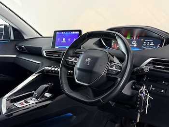 Used Peugeot 5008 2018 for sale - 79431014: Photo