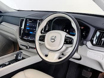 Used Volvo XC60 2022 for sale - 79646421: Photo