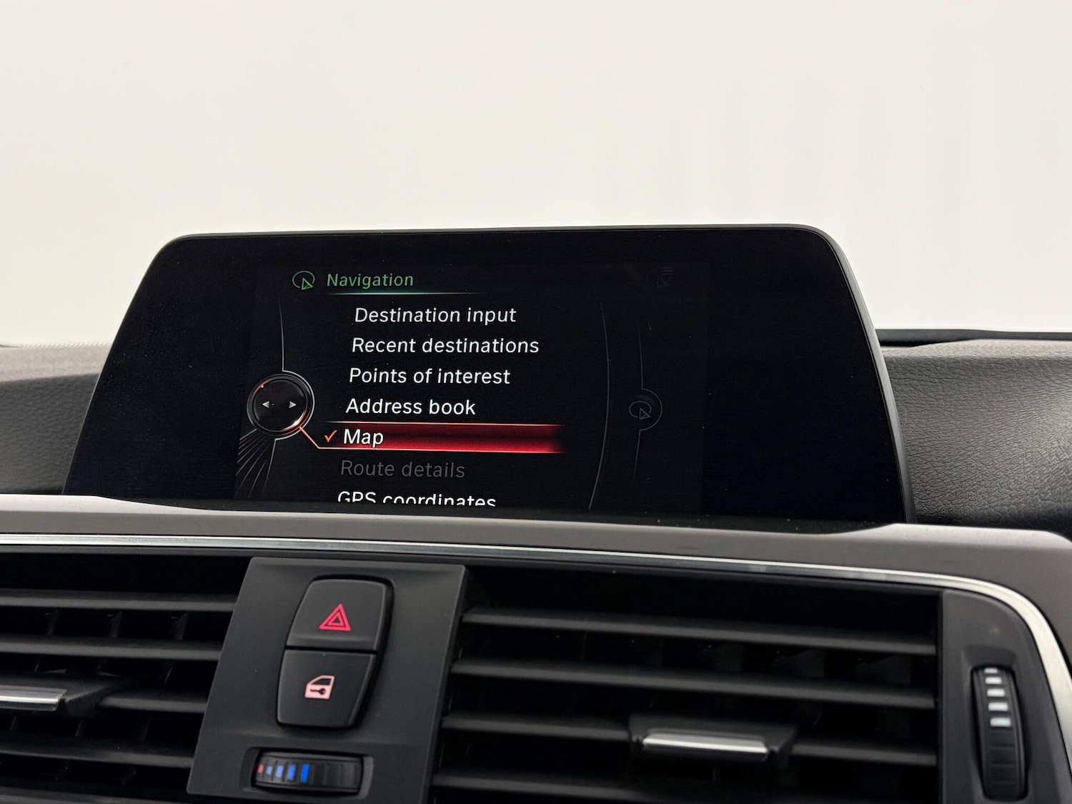 Used BMW 3 Series 2017 for sale - 77182680: Photo 24