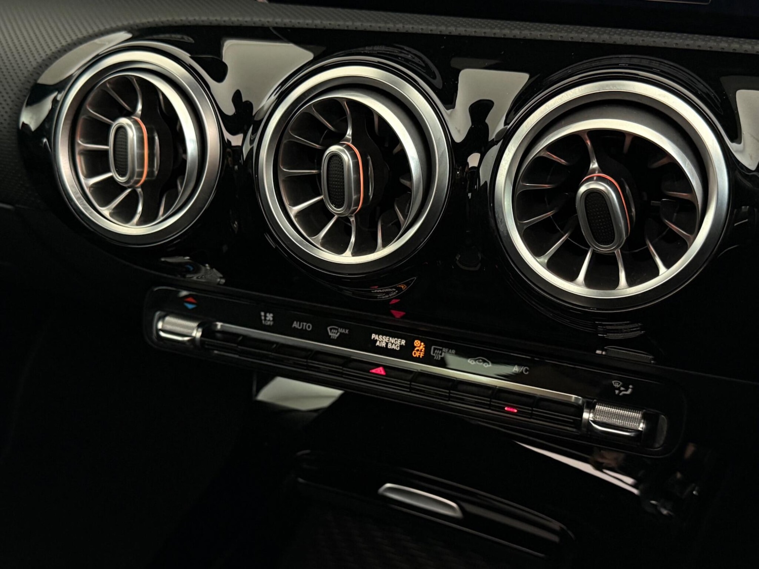 Used Mercedes-Benz A-Class 2019 for sale - 76466694: Photo 40