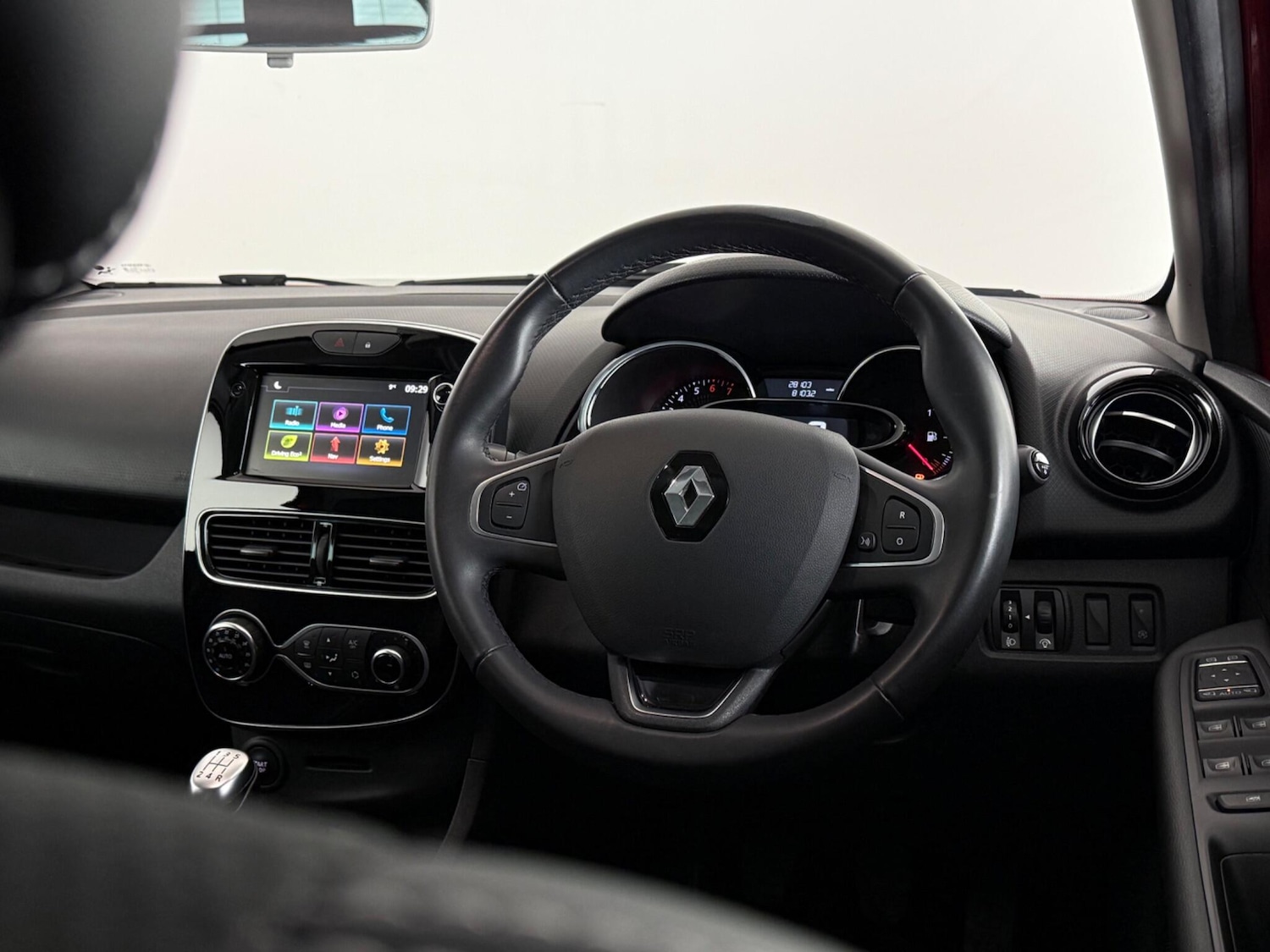 Used Renault Clio 2019 for sale - 77587461: Photo 15