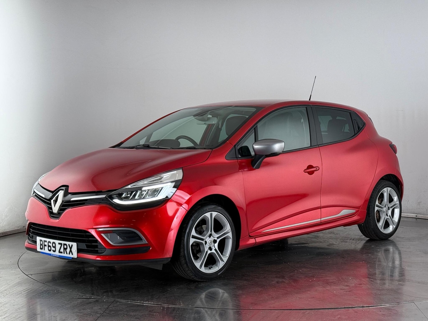 Used Renault Clio 2019 for sale - 77587461: Photo 3