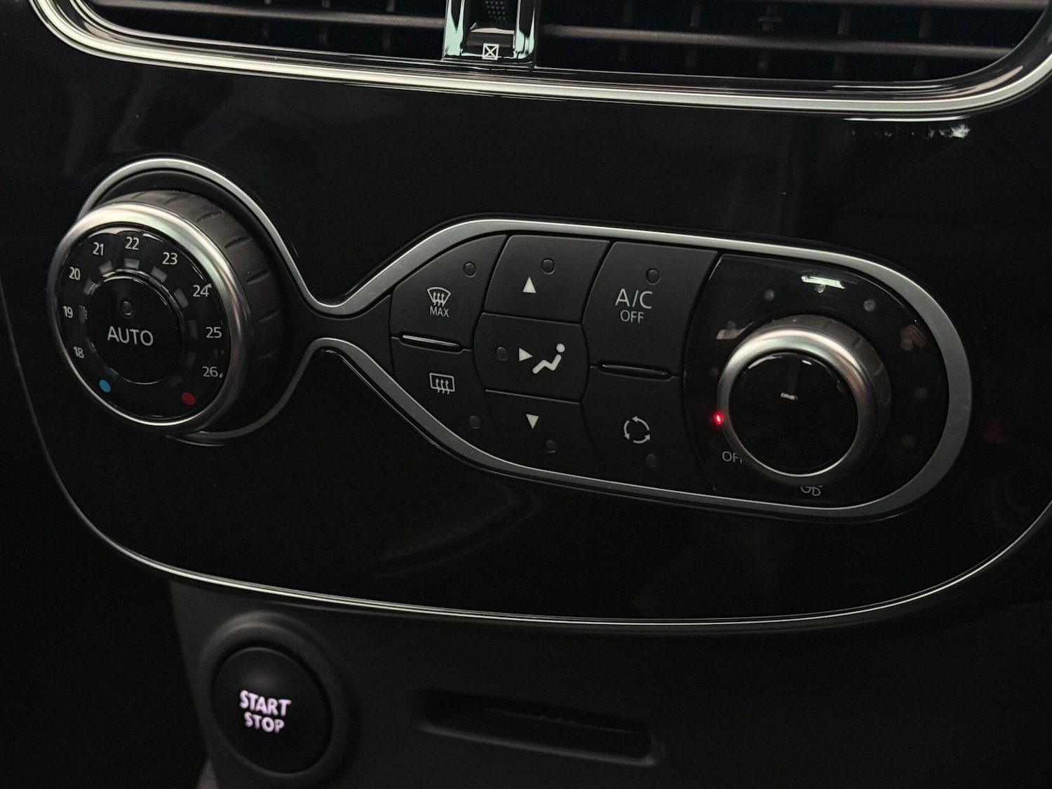 Used Renault Clio 2019 for sale - 77587461: Photo 30