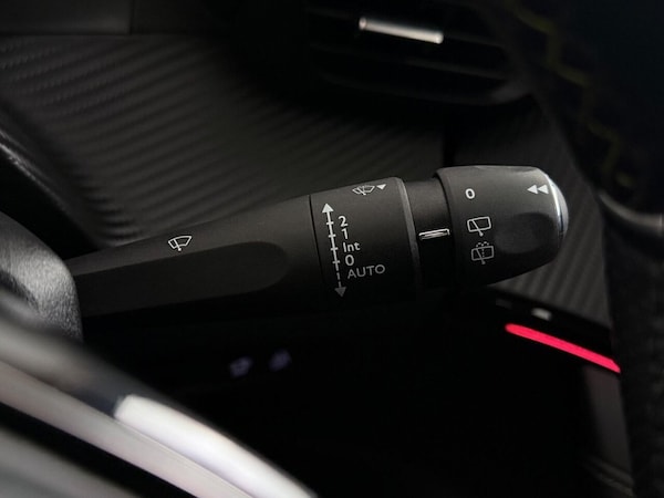 Used Peugeot 2008 2021 for sale - 76203133: Photo 28
