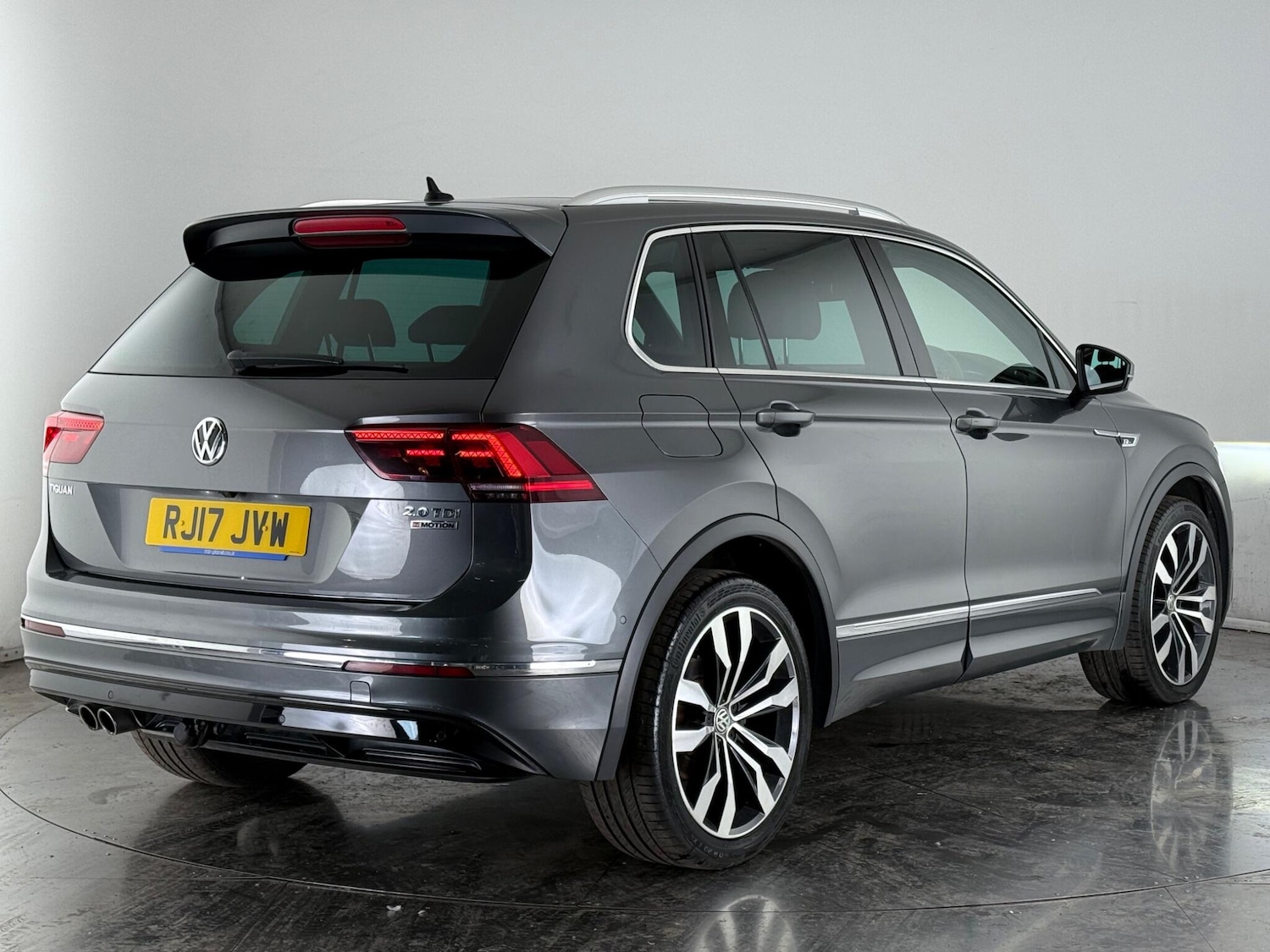 Used Volkswagen Tiguan 2017 for sale - 77216576: Photo 4