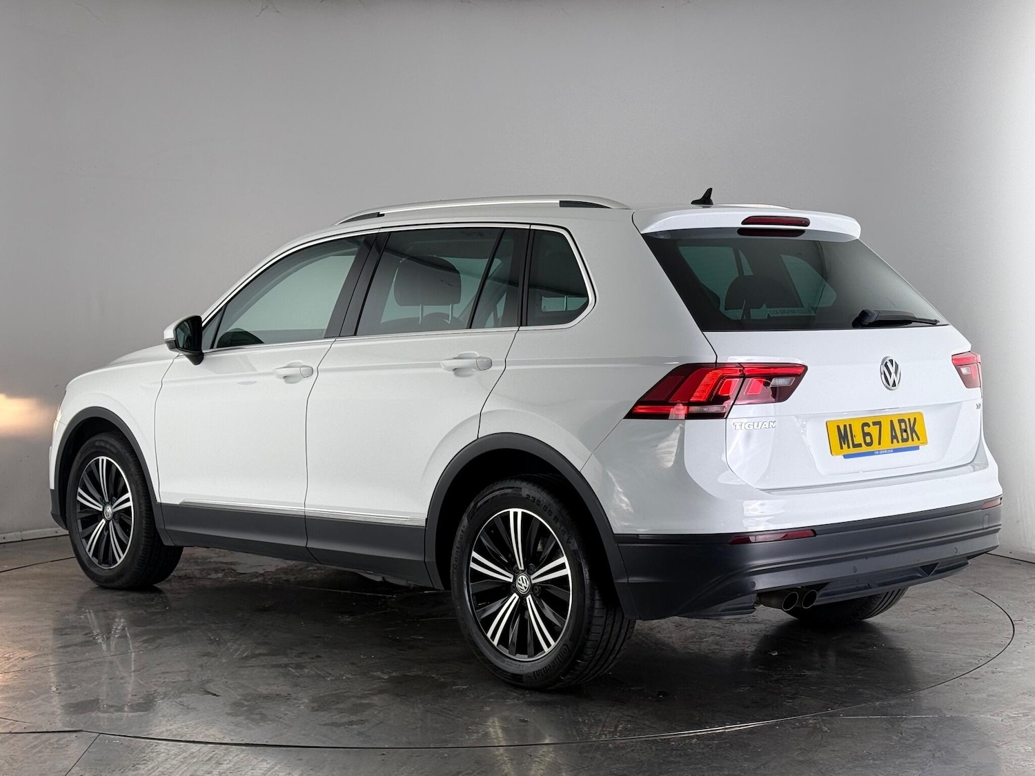 Used Volkswagen Tiguan 2017 for sale - 77182915: Photo 3