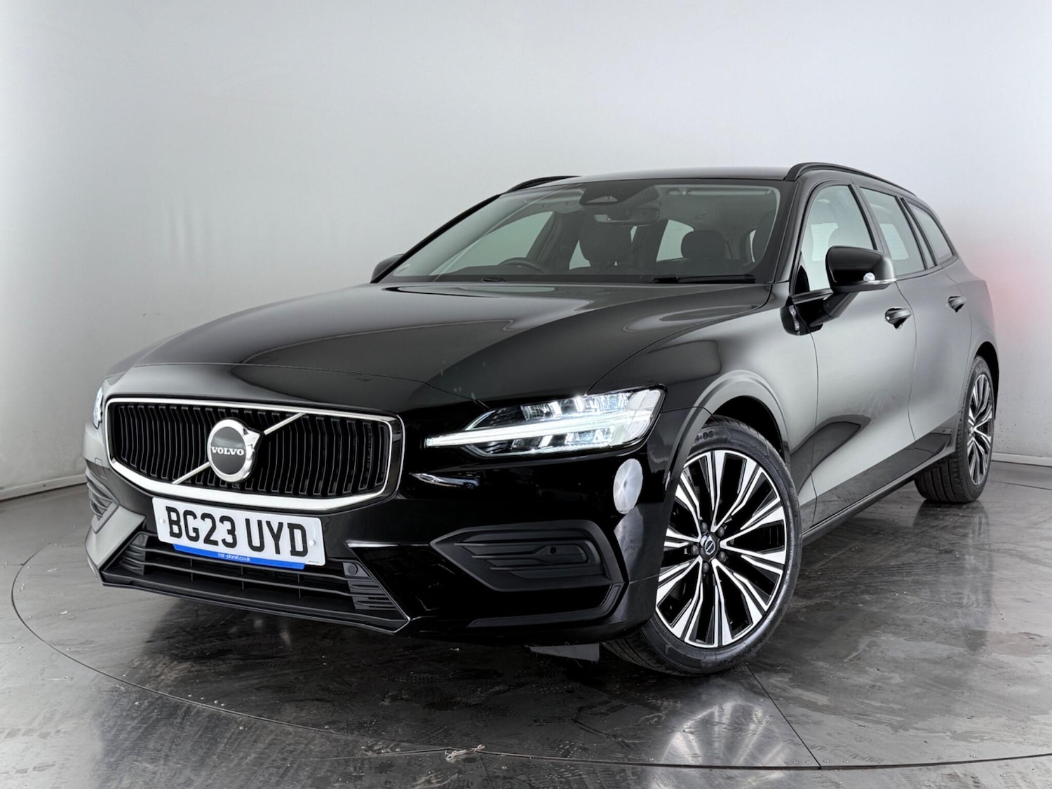 Used Volvo V60 2023 for sale - 77243169: Photo 39