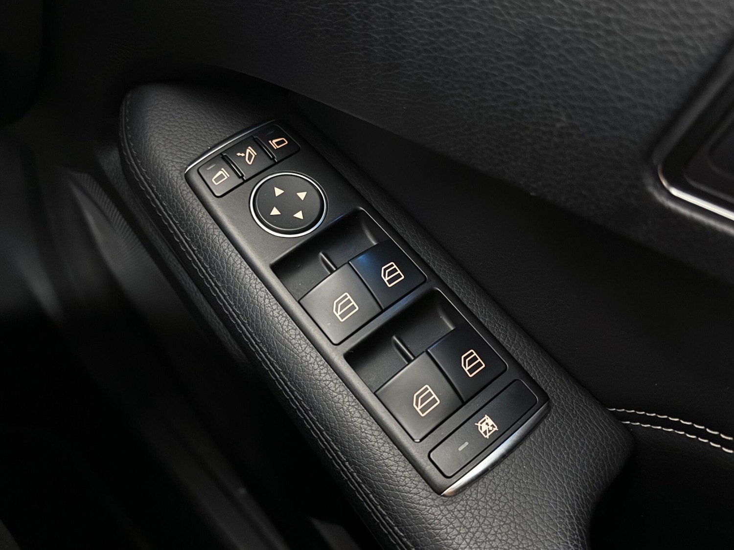 Used Mercedes-Benz E Class 2015 for sale - 77243143: Photo 25