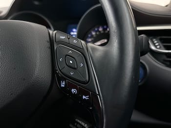 Used Toyota C-HR 2018 for sale - 79590870: Photo