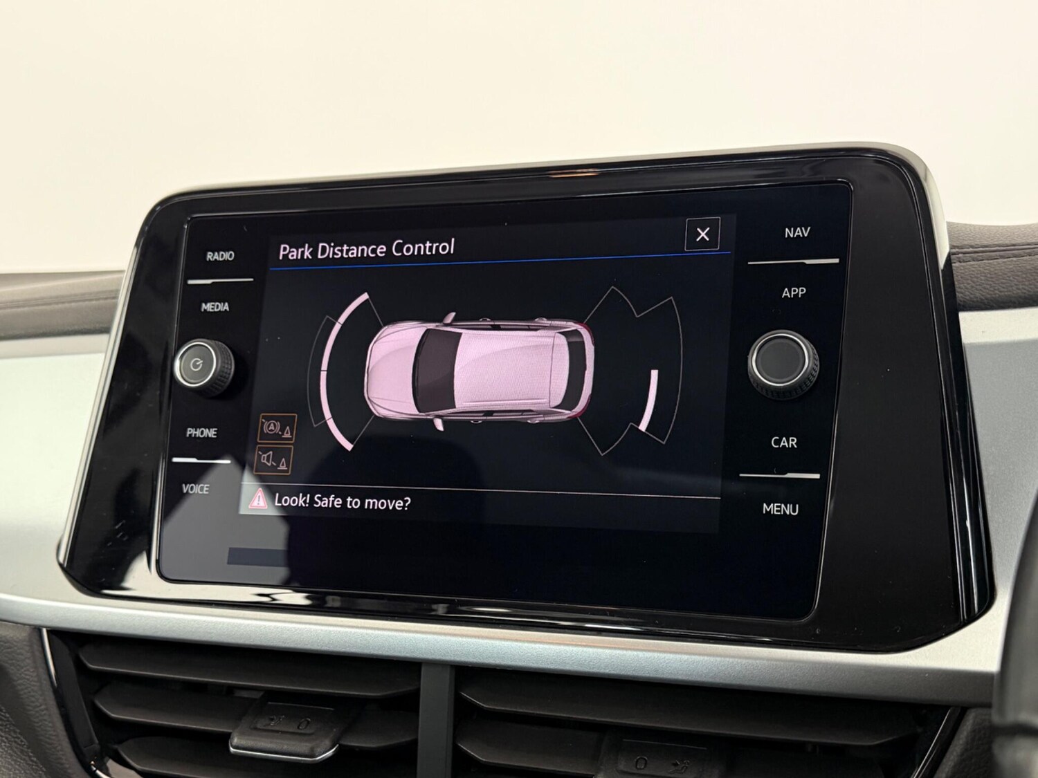 Used Volkswagen T-Roc 2023 for sale - 77575465: Photo 21