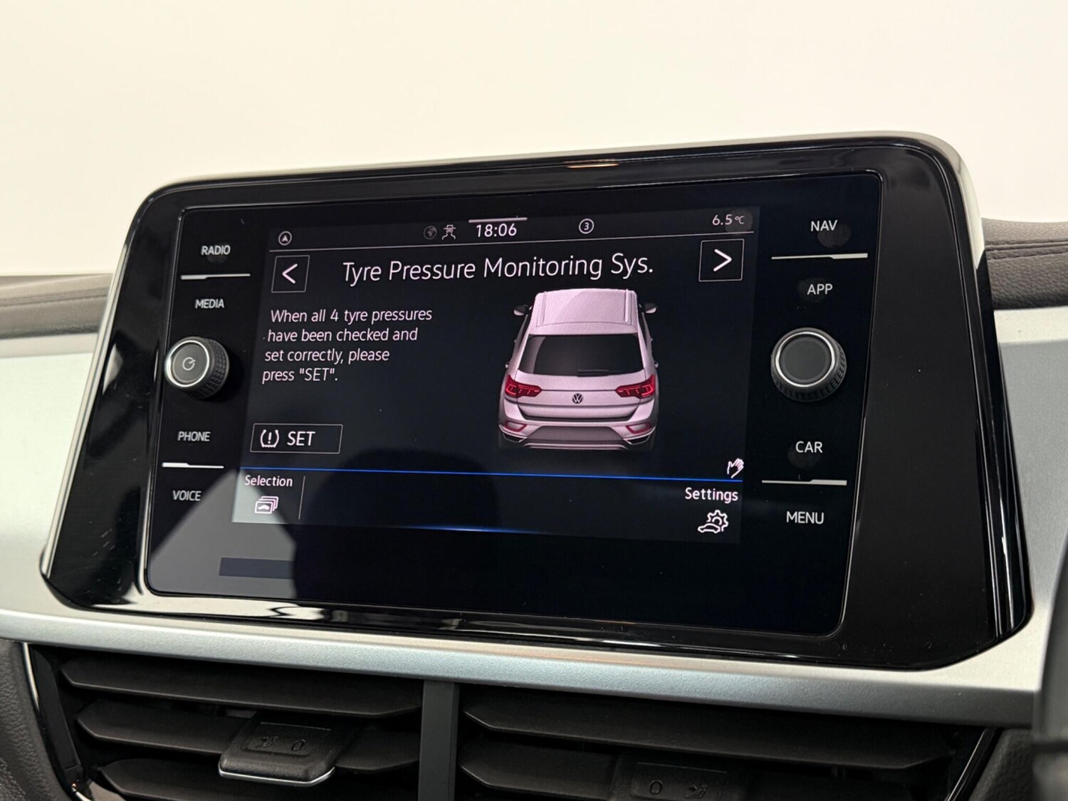 Used Volkswagen T-Roc 2023 for sale - 77575465: Photo 29