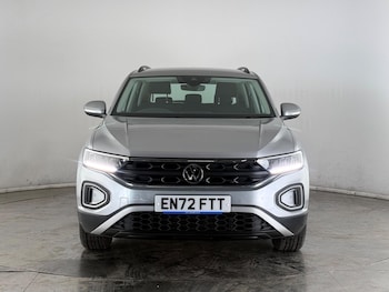 Used Volkswagen T-Roc 2023 for sale - 77575465: Photo