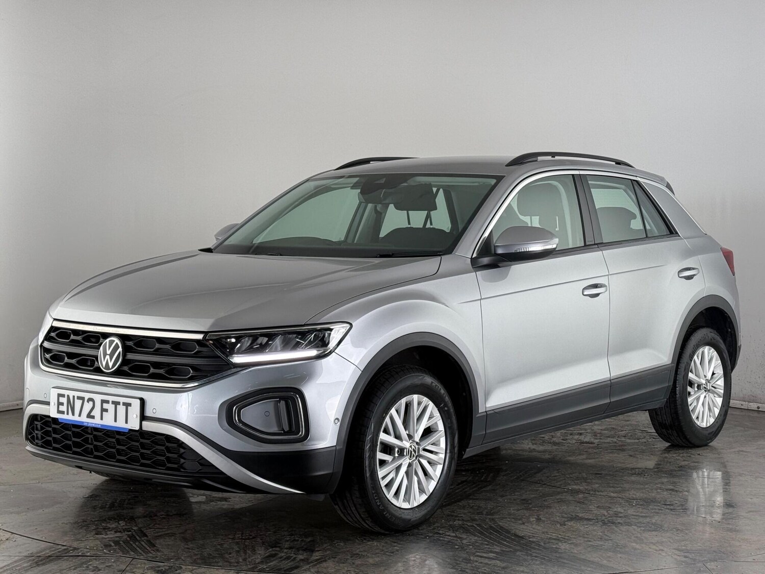 Used Volkswagen T-Roc 2023 for sale - 77575465: Photo 3