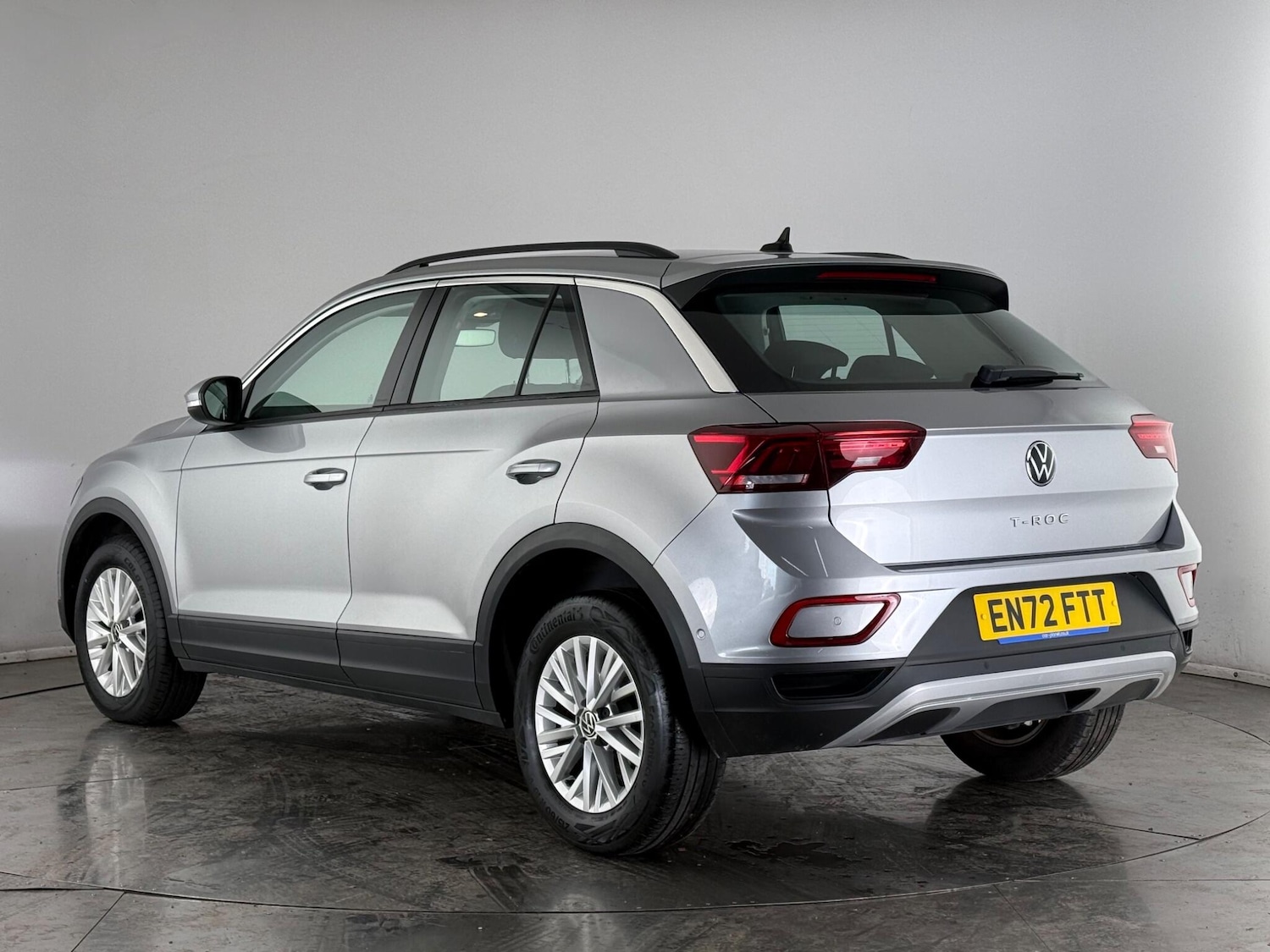 Used Volkswagen T-Roc 2023 for sale - 77575465: Photo 4