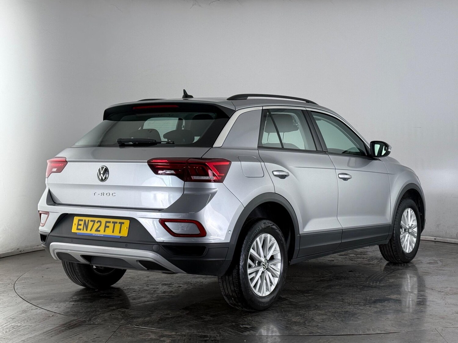 Used Volkswagen T-Roc 2023 for sale - 77575465: Photo 6