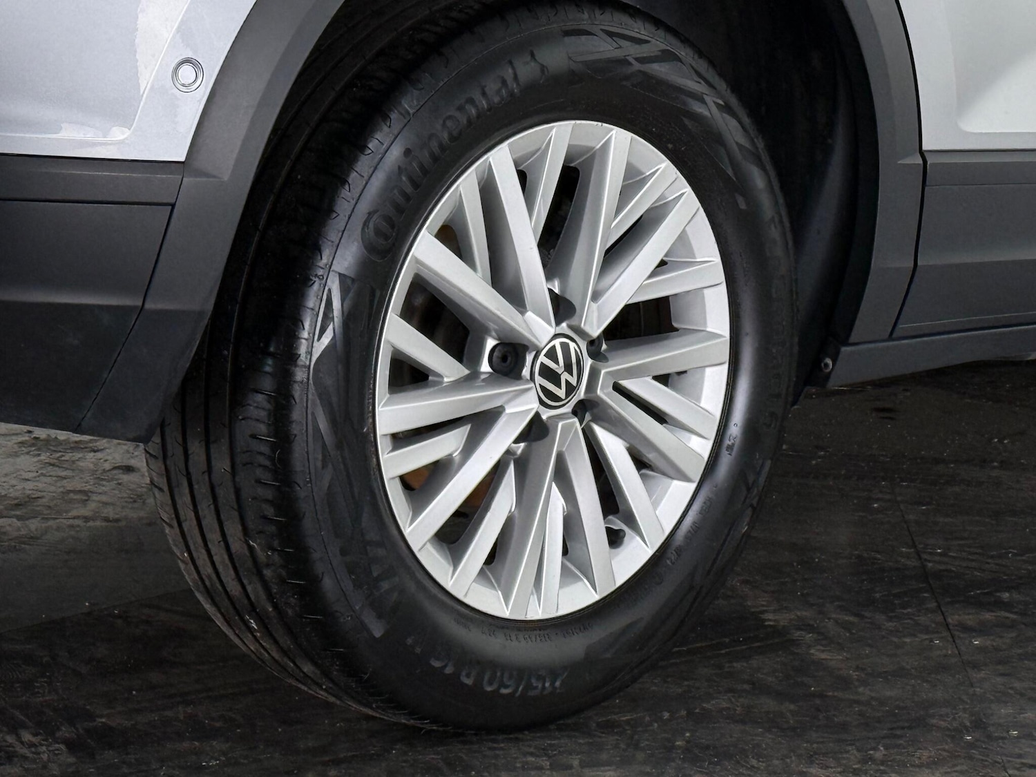 Used Volkswagen T-Roc 2023 for sale - 77575465: Photo 8