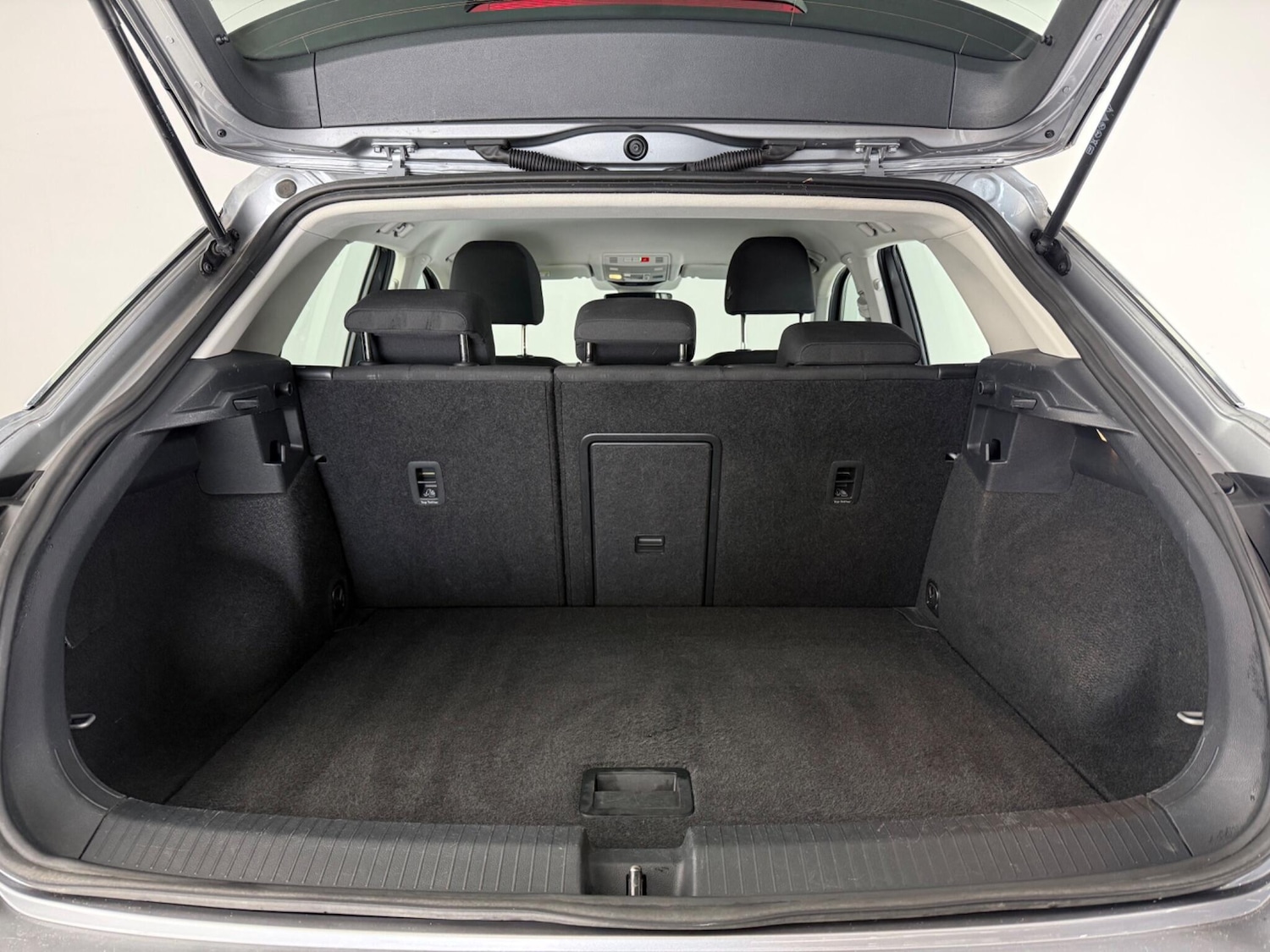 Used Volkswagen T-Roc 2023 for sale - 77575465: Photo 9