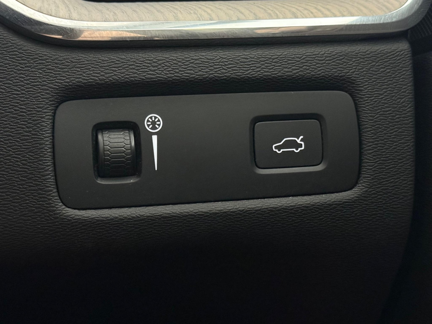 Used Volvo XC60 2018 for sale - 76466921: Photo 28