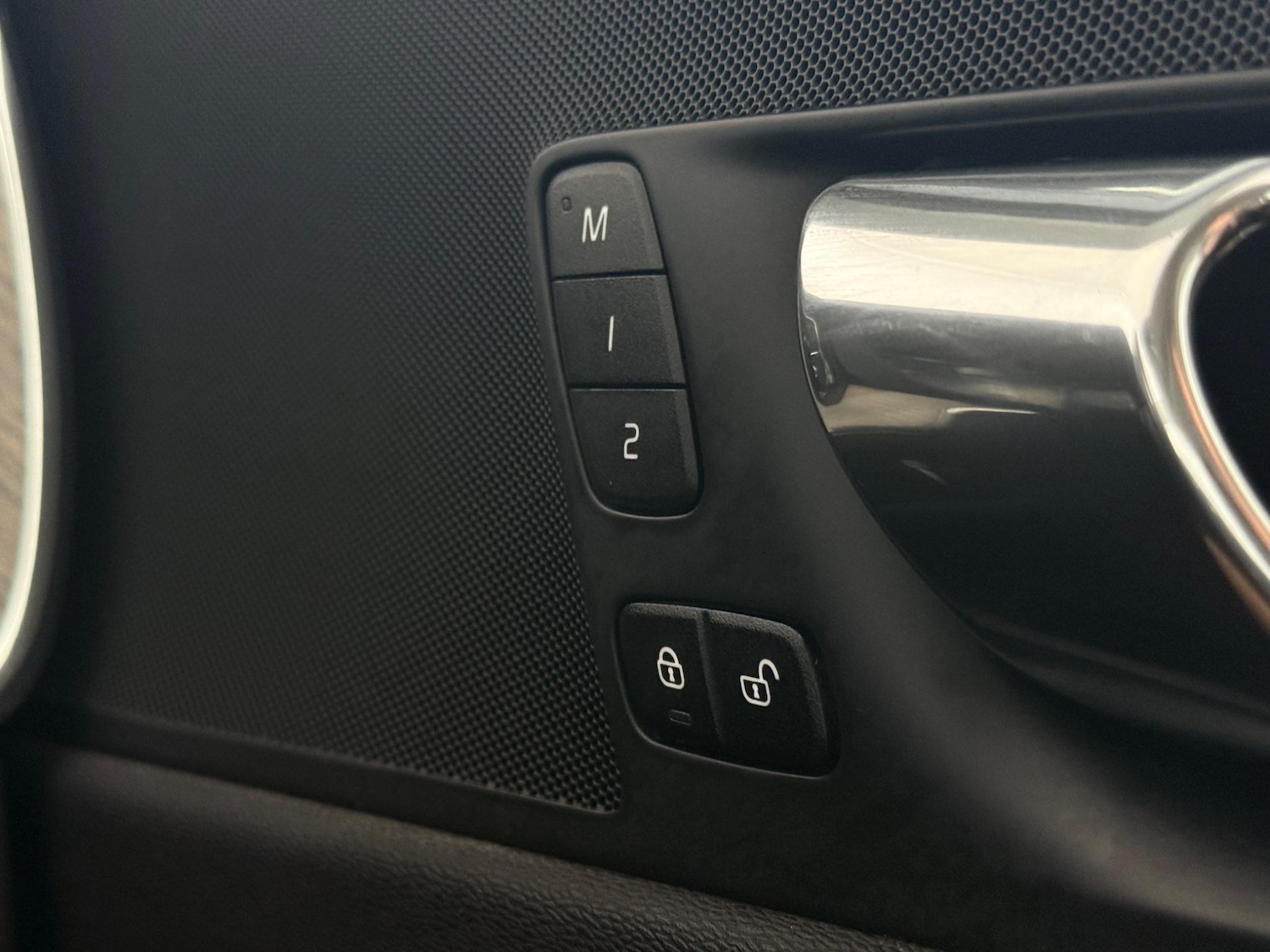 Used Volvo XC60 2018 for sale - 76466921: Photo 30