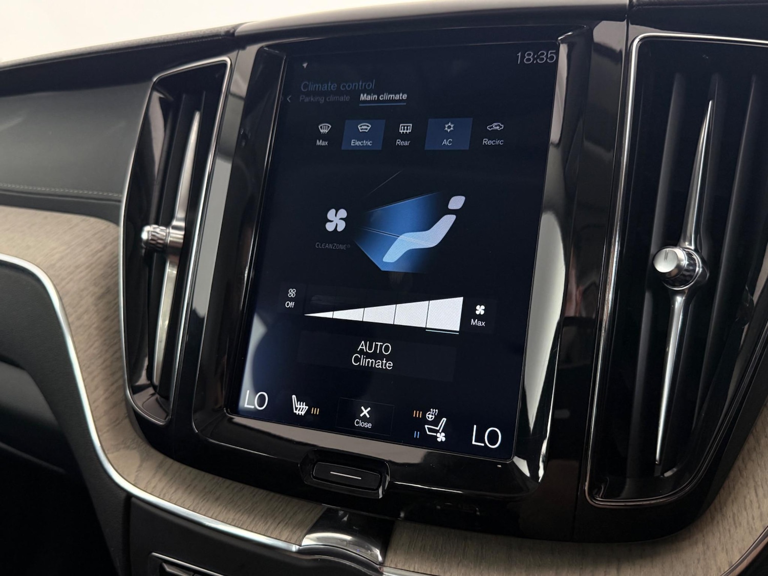 Used Volvo XC60 2018 for sale - 76466921: Photo 42