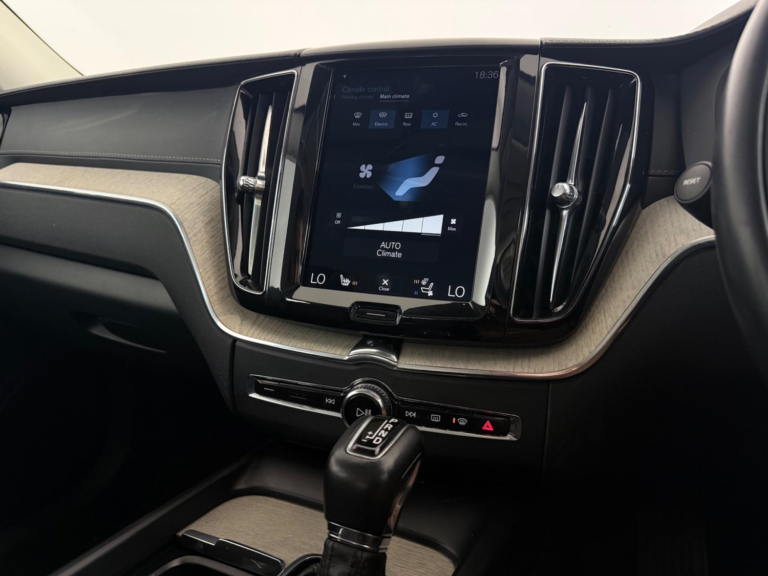 Used Volvo XC60 2018 for sale - 76466921: Photo 47