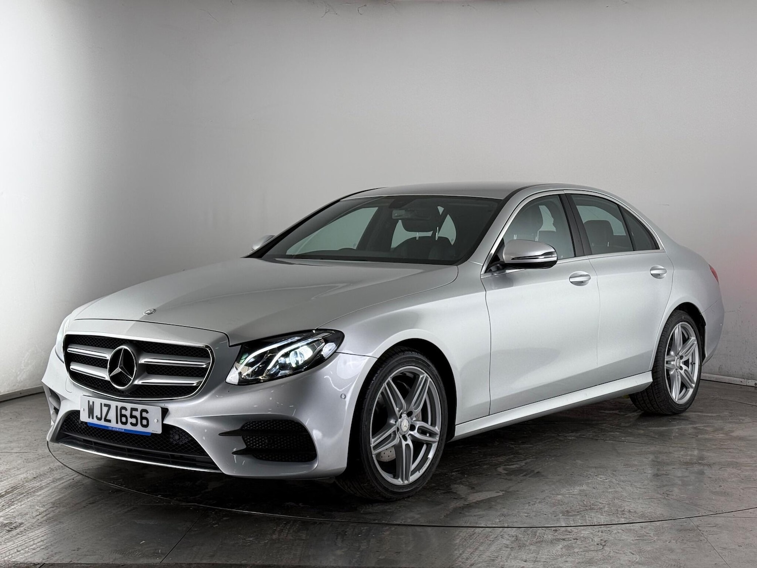 Used Mercedes-Benz E Class 2016 for sale - 77259742: Photo 3