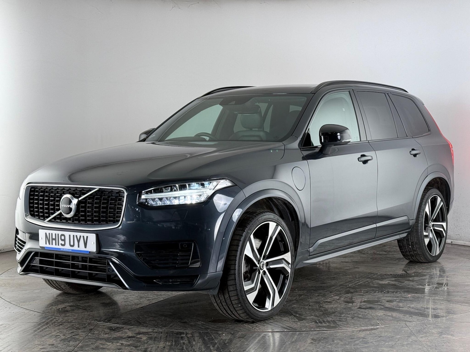 Used Volvo XC90 2019 for sale - 77998135: Photo 2