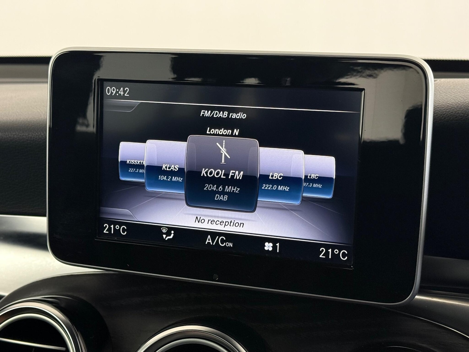 Used Mercedes-Benz GLC 2018 for sale - 77525220: Photo 27