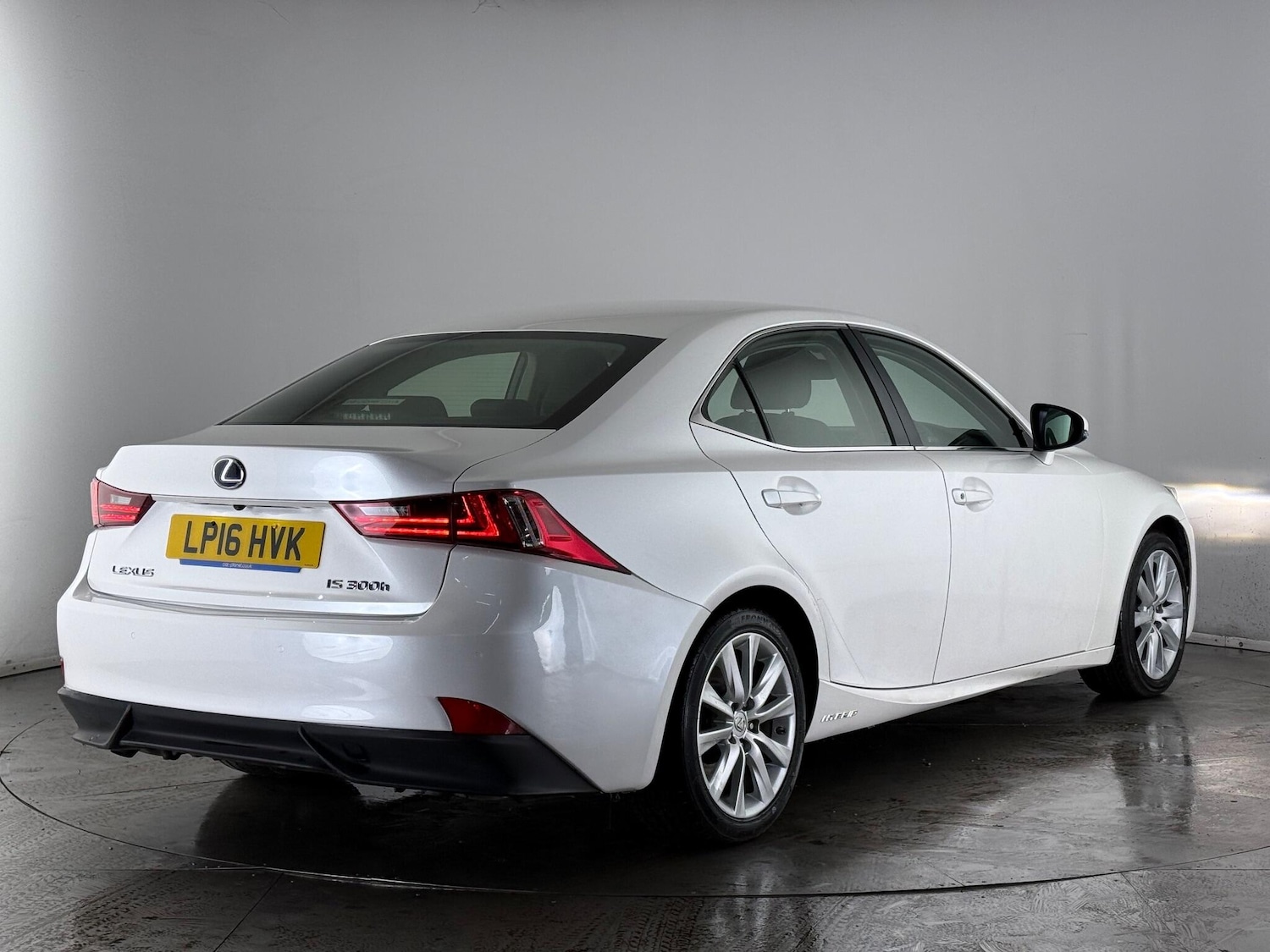 Used Lexus IS 2016 for sale - 77222435: Photo 4