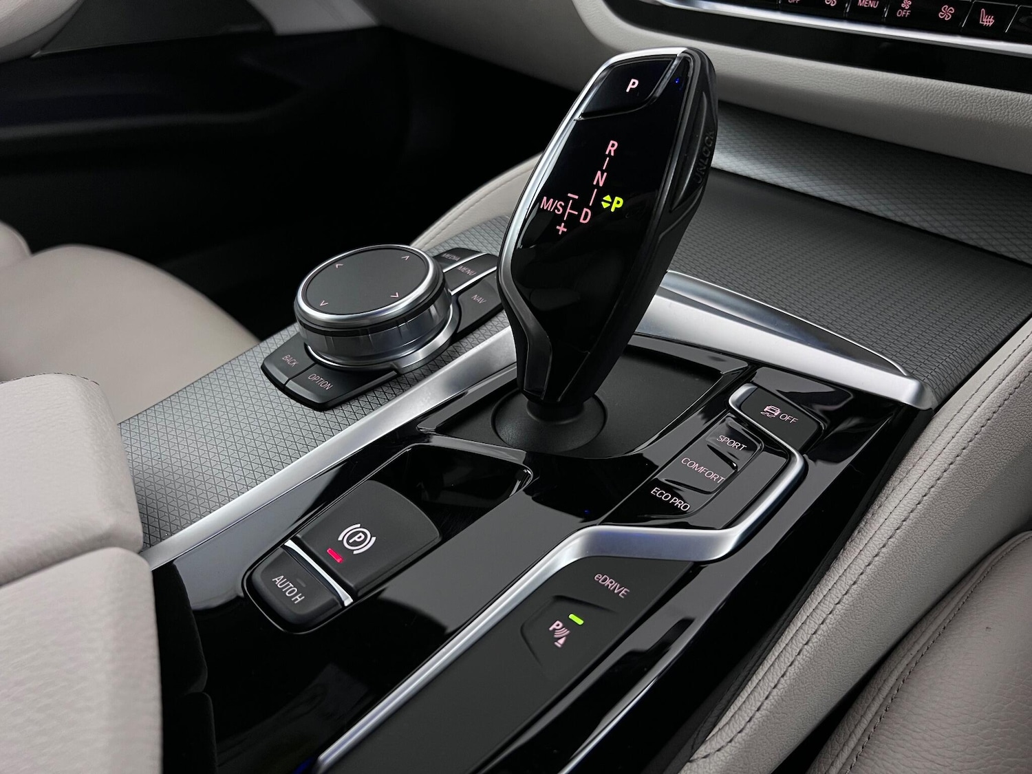 Used BMW 5 Series 2018 for sale - 76585572: Photo 36