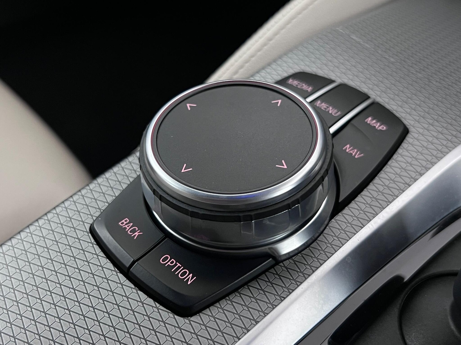 Used BMW 5 Series 2018 for sale - 76585572: Photo 38