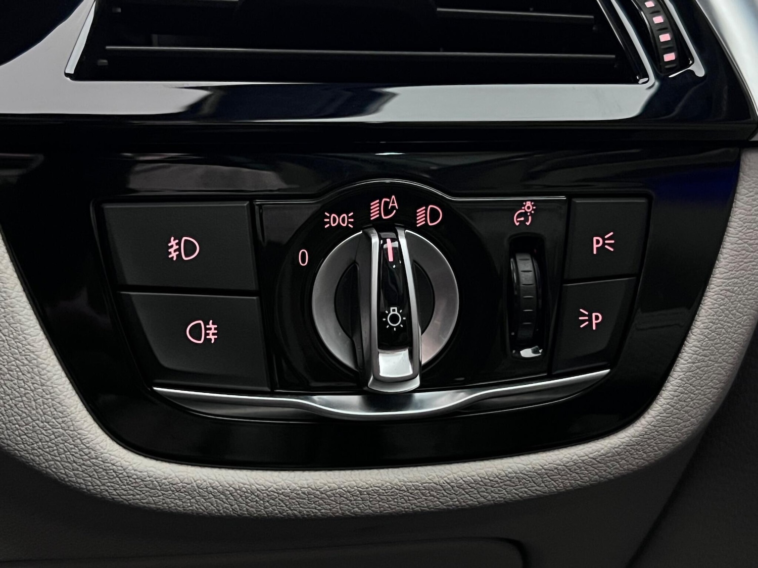 Used BMW 5 Series 2018 for sale - 76585572: Photo 39