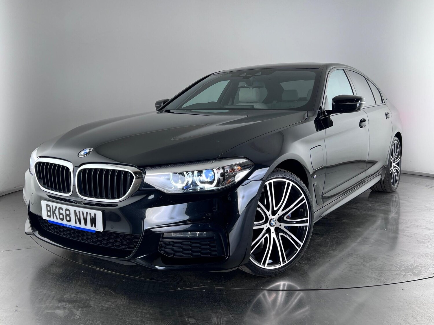 Used BMW 5 Series 2018 for sale - 76585572: Photo 45