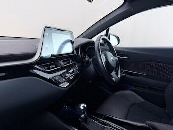 Used Toyota C-HR 2018 for sale - 78797433: Photo