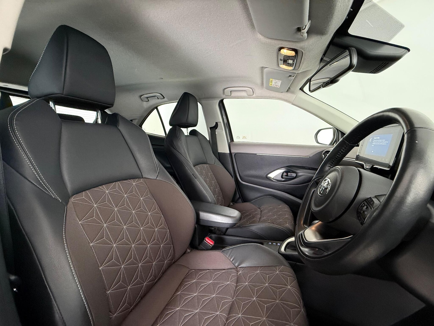 Used Toyota Yaris Cross 2023 for sale - 77221578: Photo 11