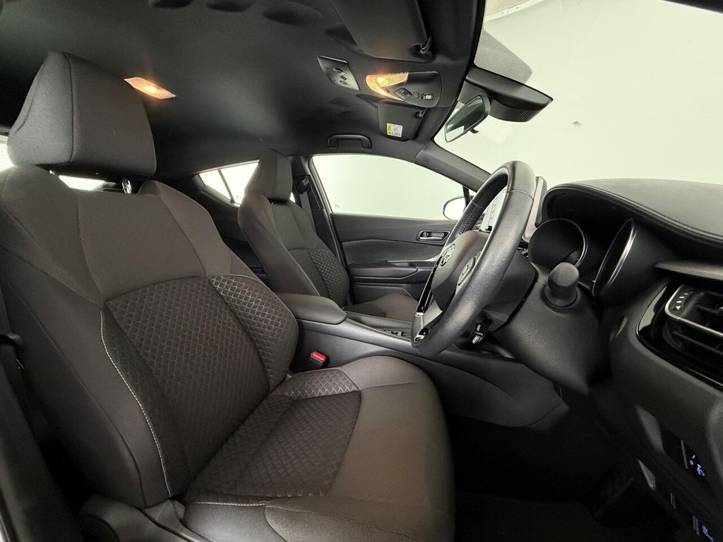 Used Toyota C-HR 2023 for sale - 76185292: Photo 15