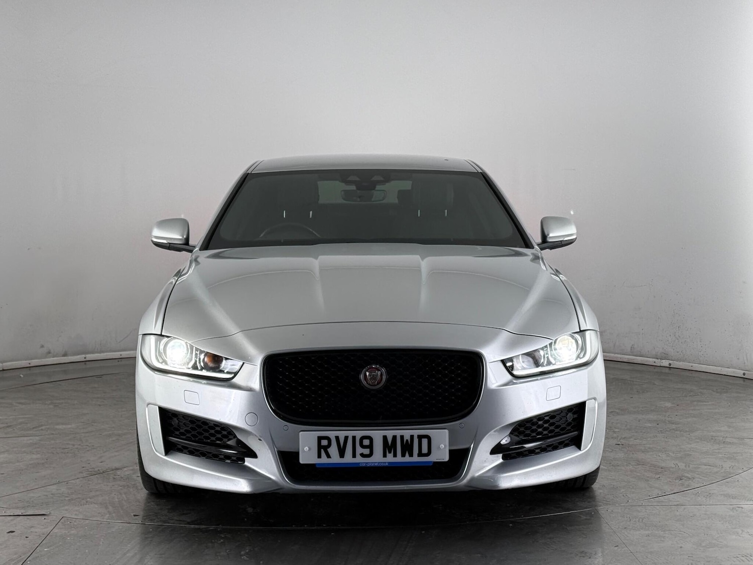 Used Jaguar XE 2019 for sale - 77183022: Photo 5
