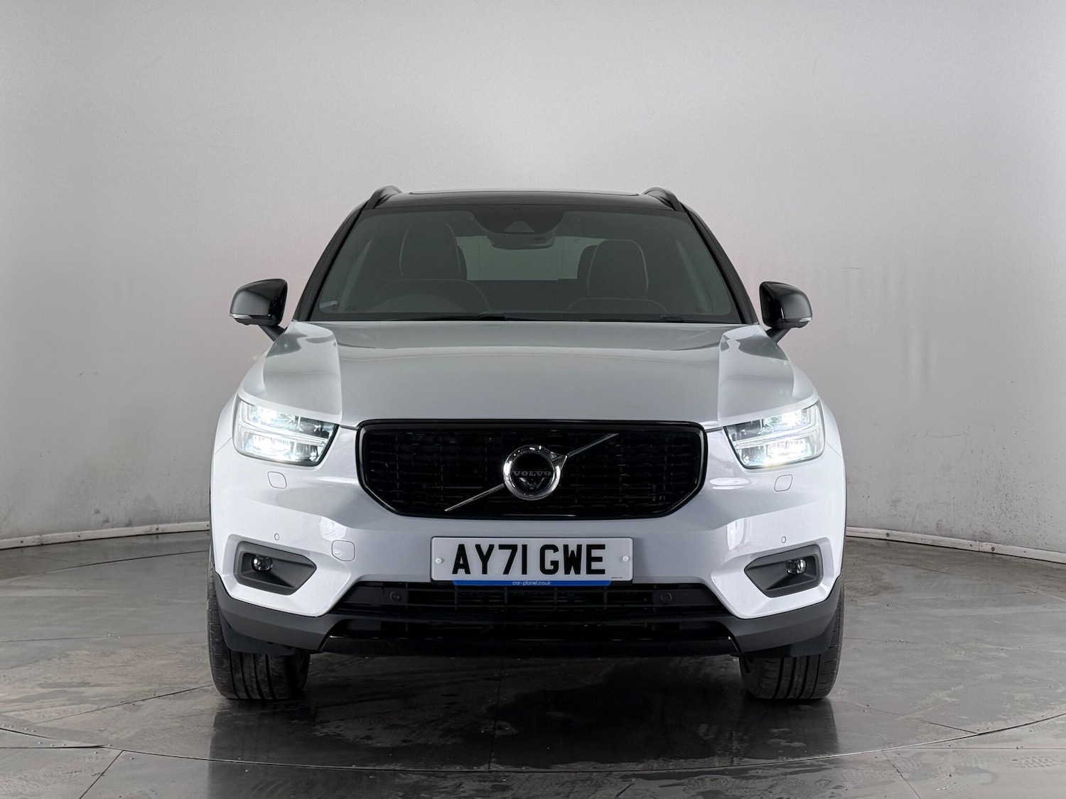 Used Volvo XC40 2021 for sale - 77246482: Photo 2