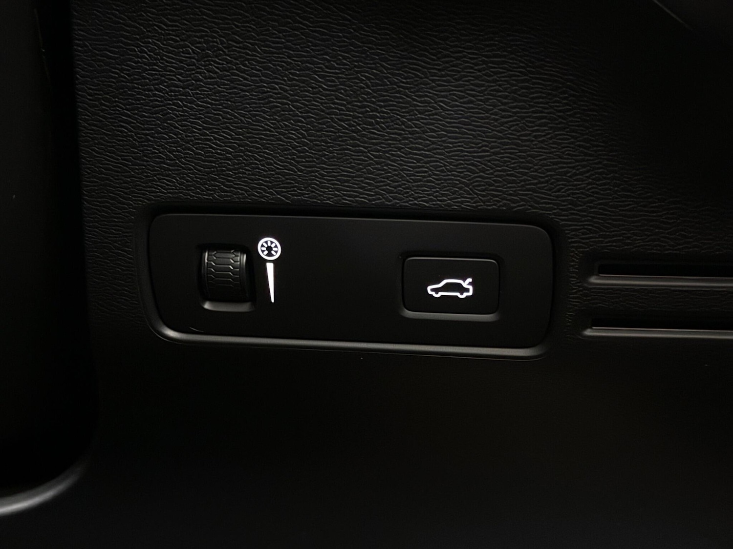 Used Volvo XC40 2020 for sale - 77222652: Photo 25