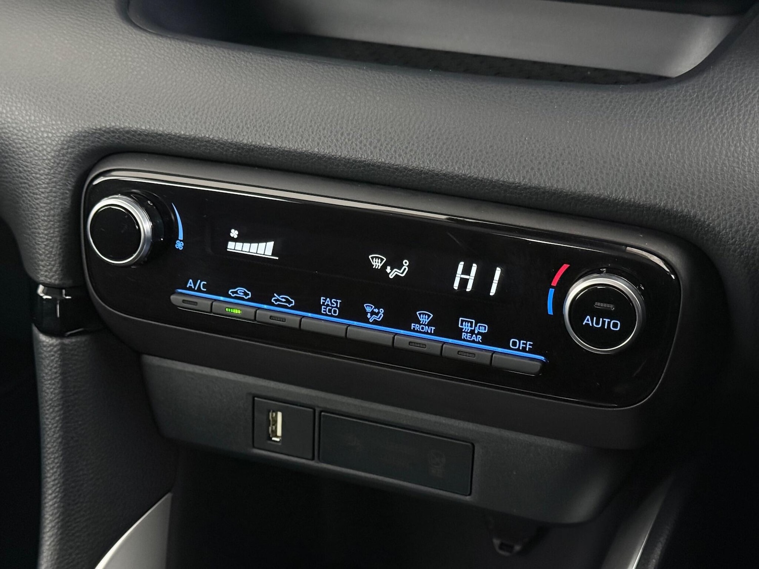 Used Toyota Yaris 2022 for sale - 77260512: Photo 32