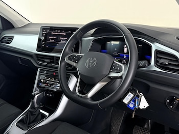 Used Volkswagen T-Roc 2022 for sale - 79117036: Photo