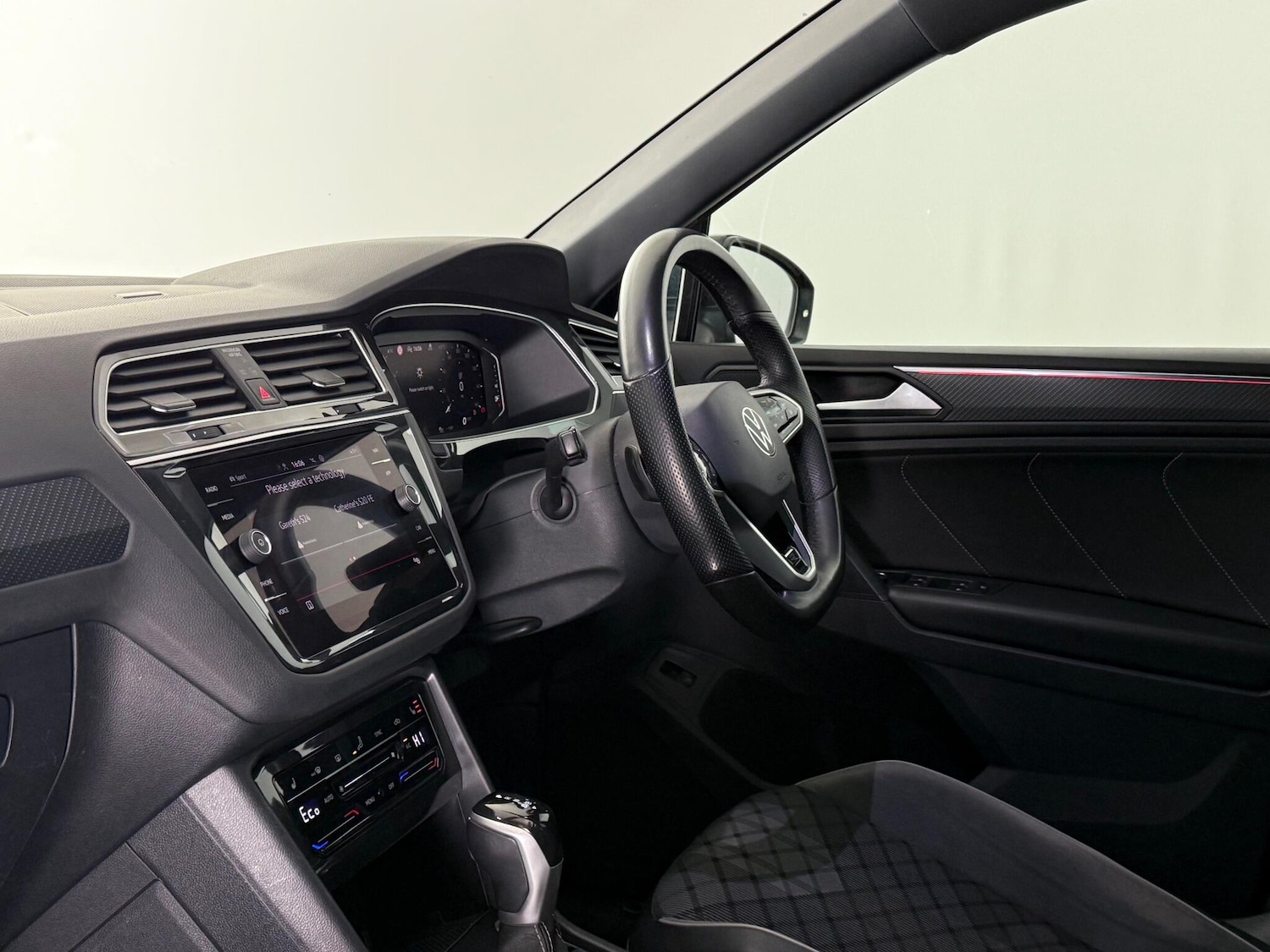 Used Volkswagen Tiguan 2021 for sale - 77222333: Photo 12